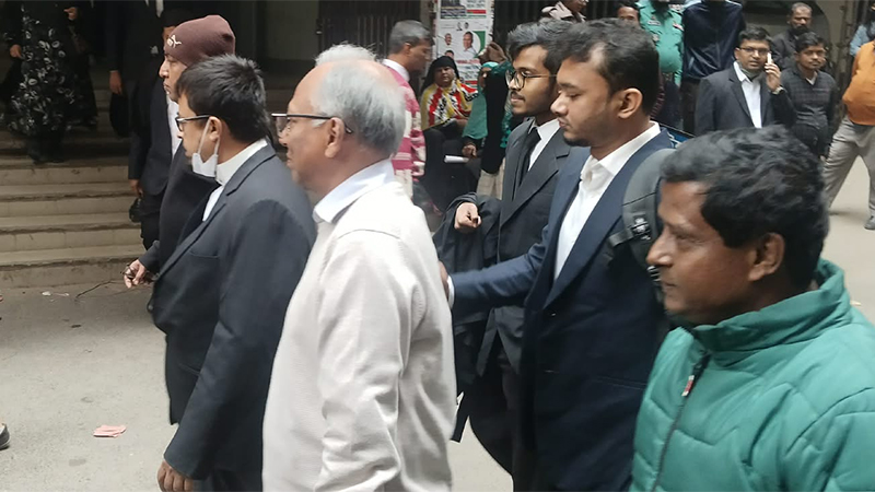 অনলাইন প্রচারণার অভিযোগে দুই ব্যক্তির বিরুদ্ধে মাহমুদুর রহমানের মামলা